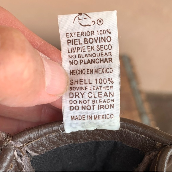 Cartago Leather Crossbody Messenger Bag - Picture 9 of 11